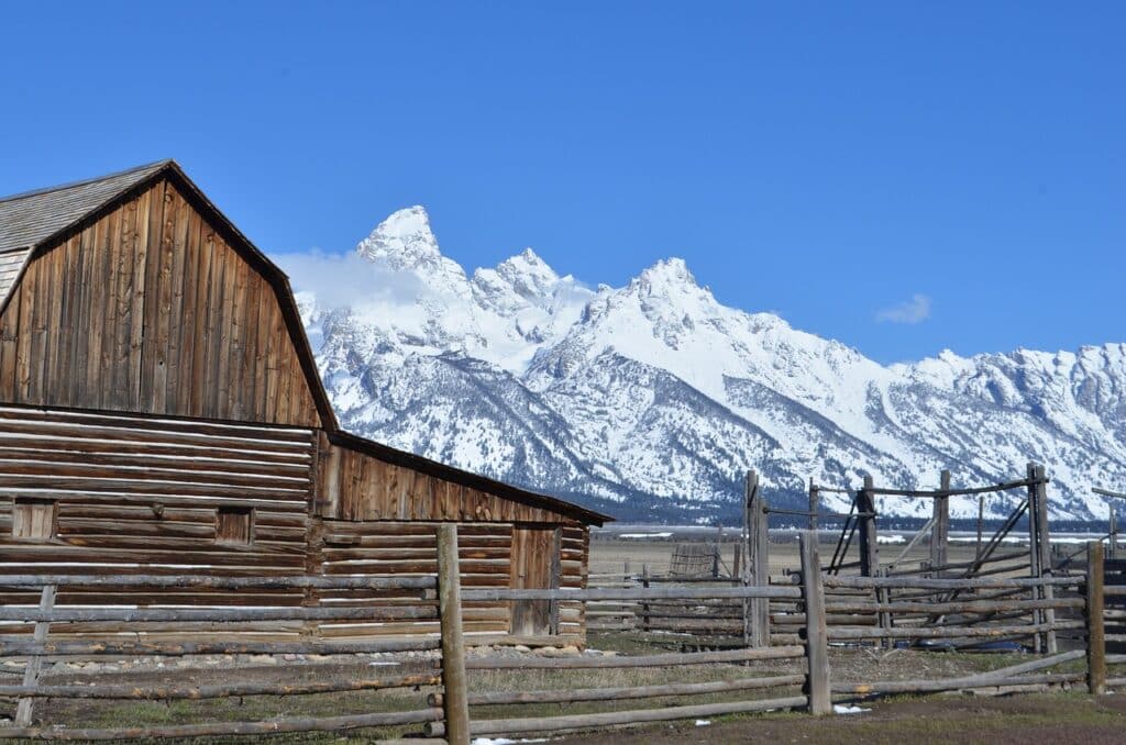 tetons, barn, antelope flats-2519127.jpg